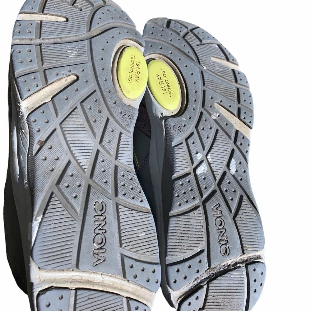 Vionic Kona size 8 1/2 1st Ray Technology tennis shoes
